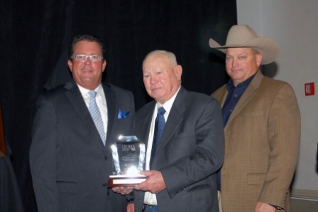 drummond ranch chuck oklahoma inducts fame quarter horse hall instrideedition