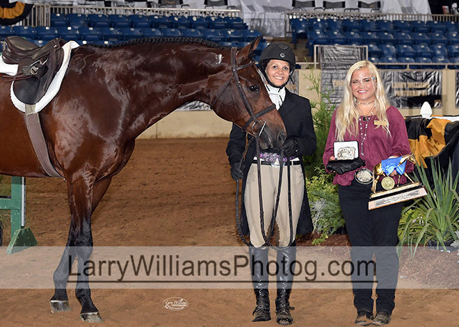 Morgan Ratkowski and Better Buy The Minit win Working Hunter Derby to open NSBA World Show